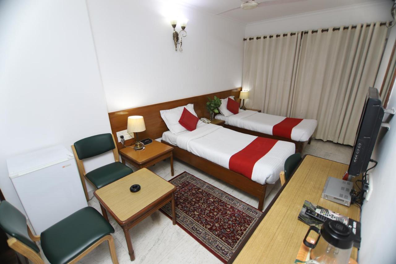 Hotel Palm Greens Nueva Delhi Exterior foto